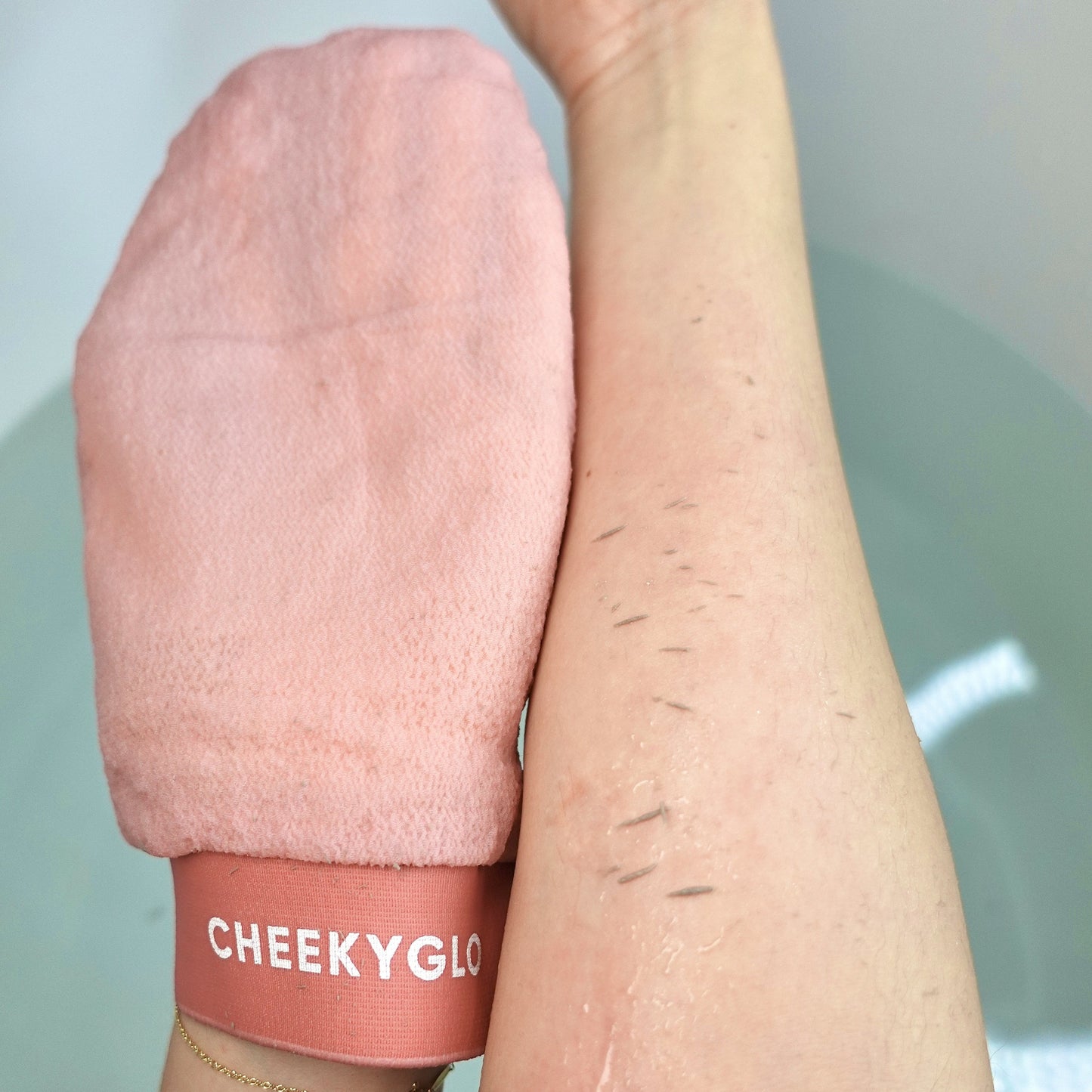 CheekyGlo Exfoliating Glove